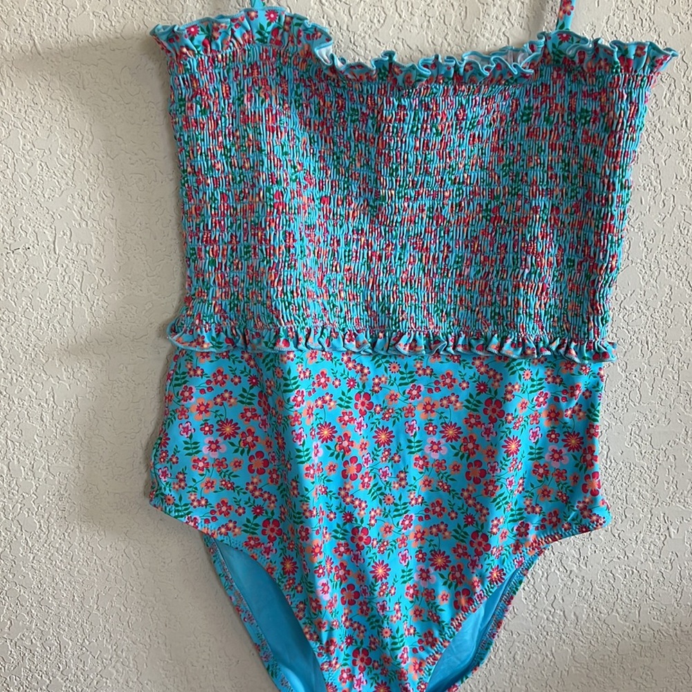 SOLID & STRIPED The Vera Smocked One-piece Swimsuit In Ditsy Floral - Picture 6 of 10